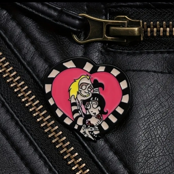 BeetleJuice 90s Cartoon Enamel Pin Beetlejuice & Lydia Deetz - Picture 1 of 4